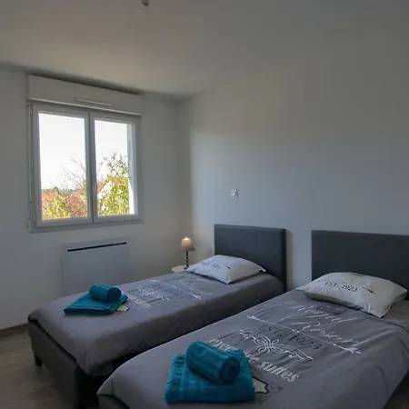 Holiday home Sejour 2 Maisons, Les Tulipes Ou Les Bambous *