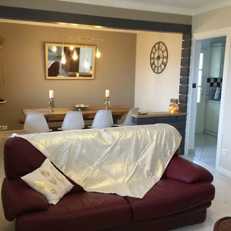 Holiday home Sejour 2 Maisons, Les Tulipes Ou Les Bambous