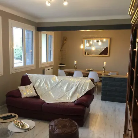 Holiday home Sejour 2 Maisons, Les Tulipes Ou Les Bambous Montalieu-Vercieu