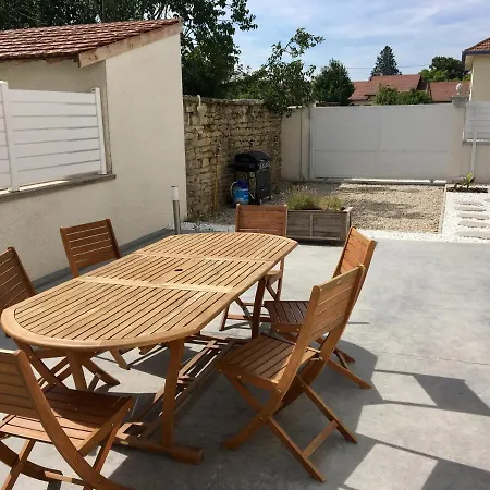 Holiday home Sejour 2 Maisons, Les Tulipes Ou Les Bambous
